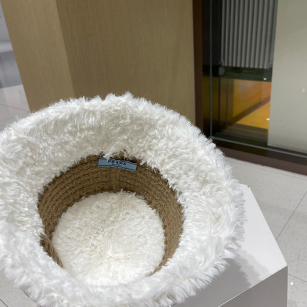 PRA 25 PLUSH KNITTED HAT BROWN AND WHITE 824815