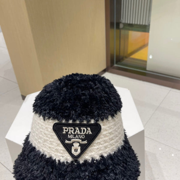 PRA 25 PLUSH KNITTED HAT BLACK AND WHITE 824816