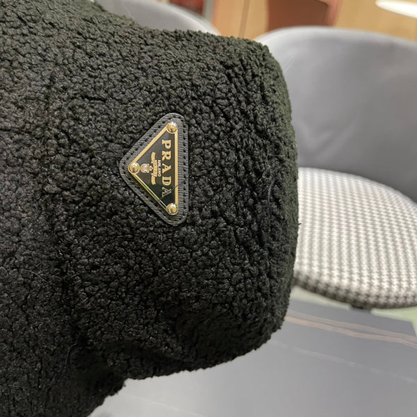 PRA 25 PLUSH FISHERMAN BLACK HAT 828318