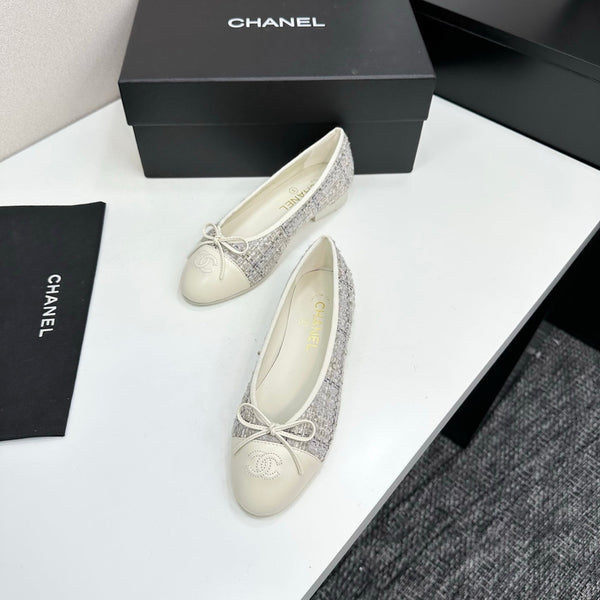 CC 25SS Classic Ballet Flat White Tweed Cowhide 490184