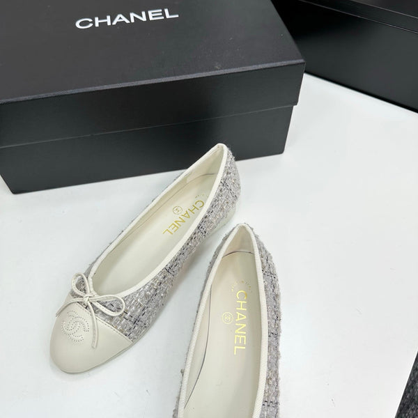 CC 25SS Classic Ballet Flat White Tweed Cowhide 490184