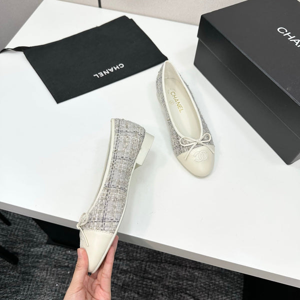 CC 25SS Classic Ballet Flat White Tweed Cowhide 490184
