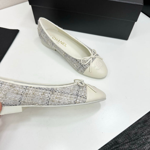 CC 25SS Classic Ballet Flat White Tweed Cowhide 490184