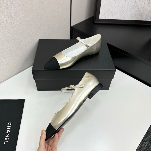 CC 25SS Pointed-Toe Mary Janes Light Metal Gold Cowhide 490139