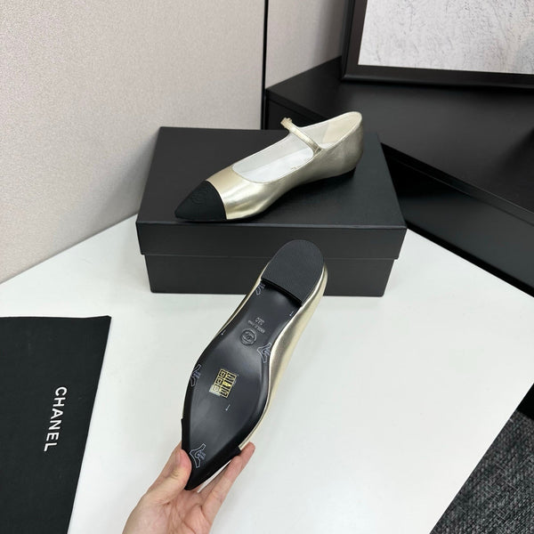 CC 25SS Pointed-Toe Mary Janes Light Metal Gold Cowhide 490139