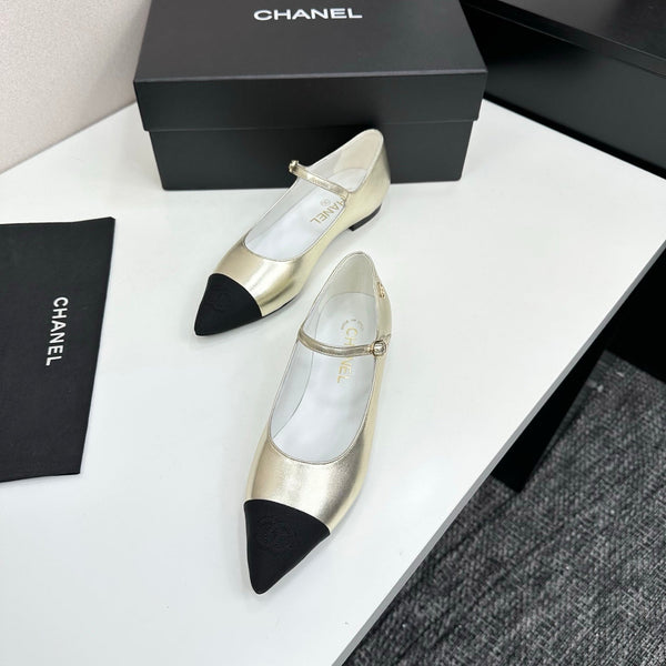 CC 25SS Pointed-Toe Mary Janes Light Metal Gold Cowhide 490139