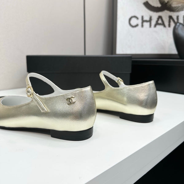 CC 25SS Pointed-Toe Mary Janes Light Metal Gold Cowhide 490139