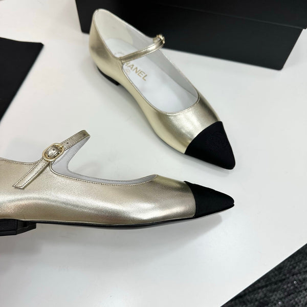 CC 25SS Pointed-Toe Mary Janes Light Metal Gold Cowhide 490139