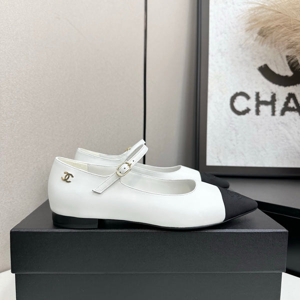 CC 25SS Pointed-Toe Mary Janes White Cowhide 490138