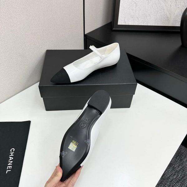 CC 25SS Pointed-Toe Mary Janes White Cowhide 490138