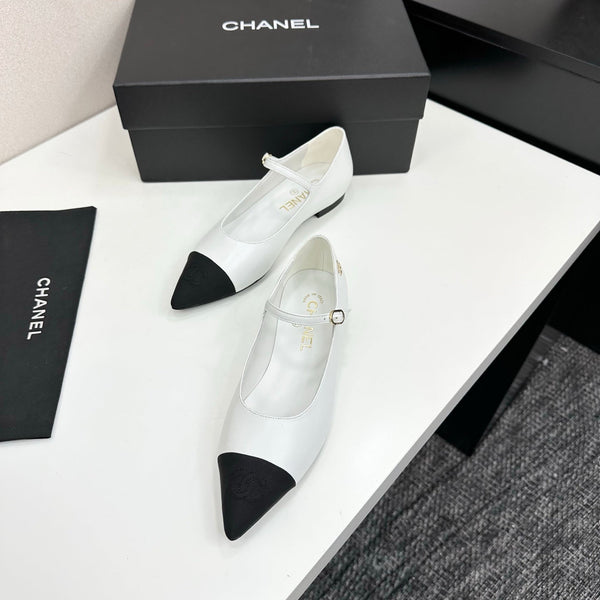 CC 25SS Pointed-Toe Mary Janes White Cowhide 490138