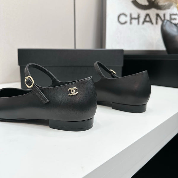 CC 25SS Pointed-Toe Mary Janes Black Cowhide 490137