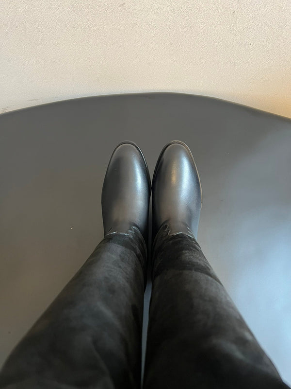 CC 25FW Suede Colorblock Slip-On Cavalier Mid-Large Boots Black Calfskin 489935