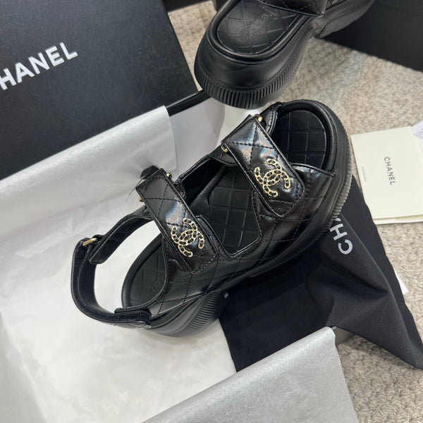 CC 25B Thick-Sole Casual Sandals with Velcro Black Leather 489312