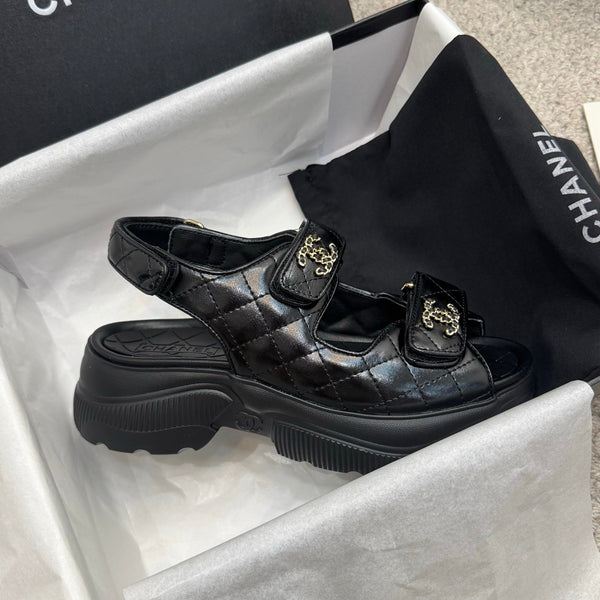 CC 25B Thick-Sole Casual Sandals with Velcro Black Leather 489312