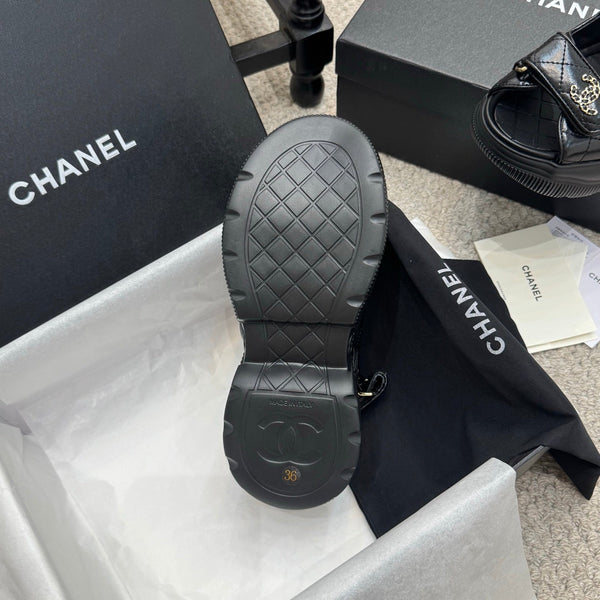 CC 25B Thick-Sole Casual Sandals with Velcro Black Leather 489312