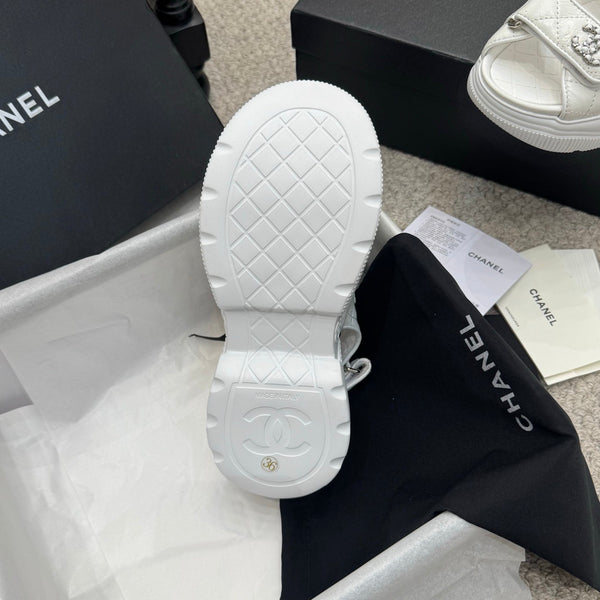 CC 25B Thick-Sole Casual Sandals with Velcro White Leather 489311