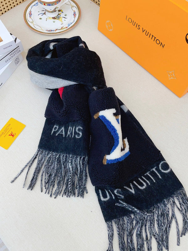 LV Black and White Cashmere with Wool Pockets 839467