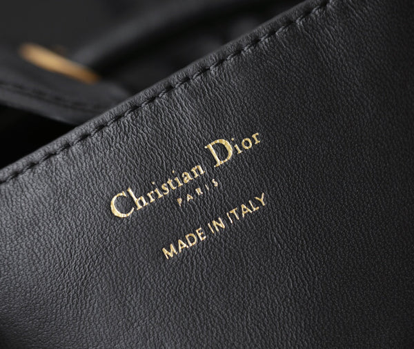 CD MEDIUM 28 BUCKET BAG IN BLACK LAMBSKIN