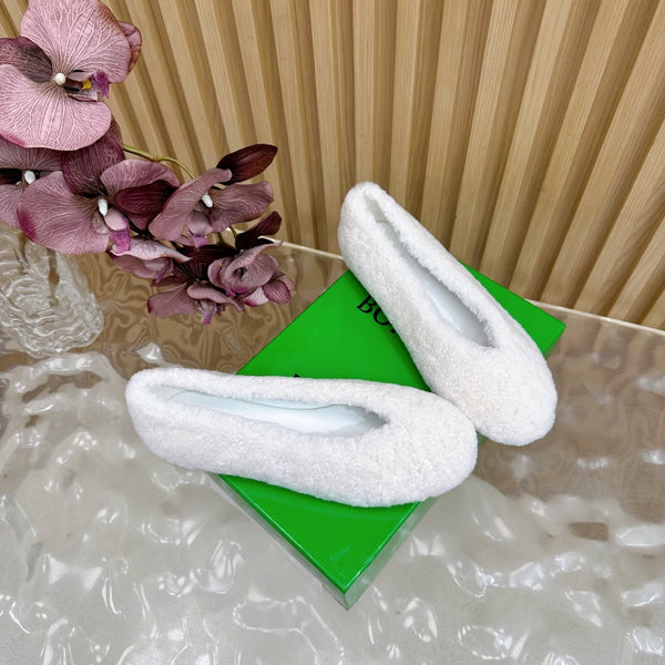 BV 25SS Shearling Ballerina in White Wool Sheepskin