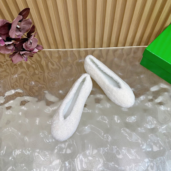BV 25SS Shearling Ballerina in White Wool Sheepskin