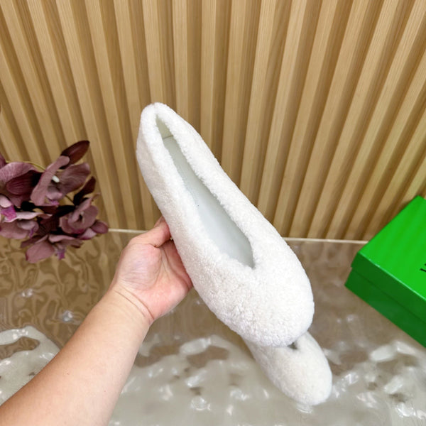 BV 25SS Shearling Ballerina in White Wool Sheepskin