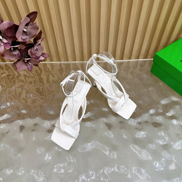 BV 25SS Flat-Soled High-Heeled Ankle Strap Sandals White Shiny Calfskin