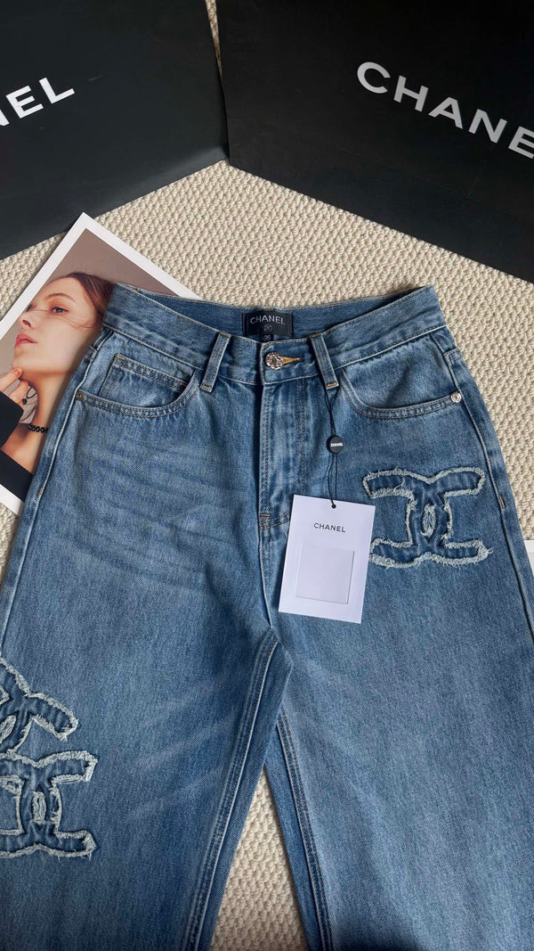 CC 25 Cross-stitched double C high-waisted straight-leg jeans
