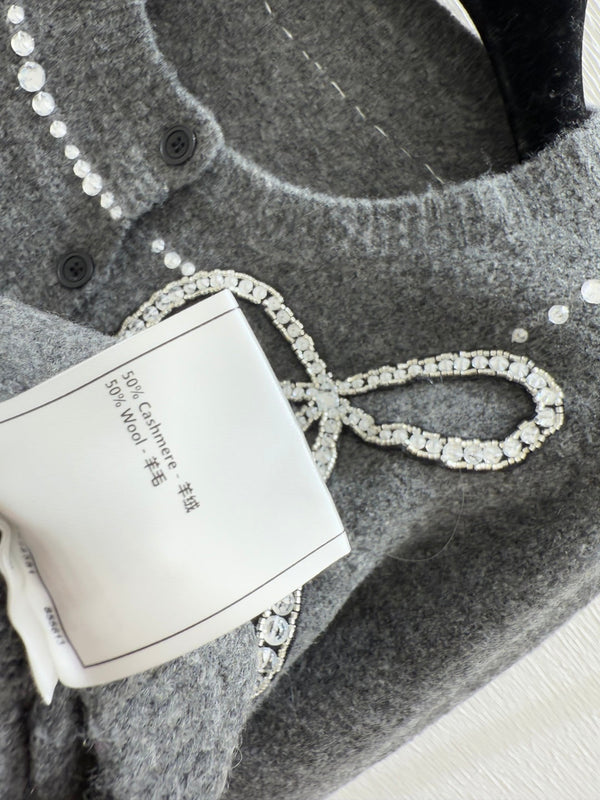 CC 25F Heavy Bow Beaded Round Neck Knit Wool Cashmere Long-Sleeved Cardigan