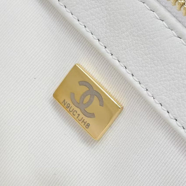 CC 25S Hobo Bag Runway Style Backpack in White Cowhide