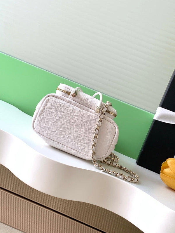 CC 22B Mini Chain 12.5cm Buckle Bag White Calfskin