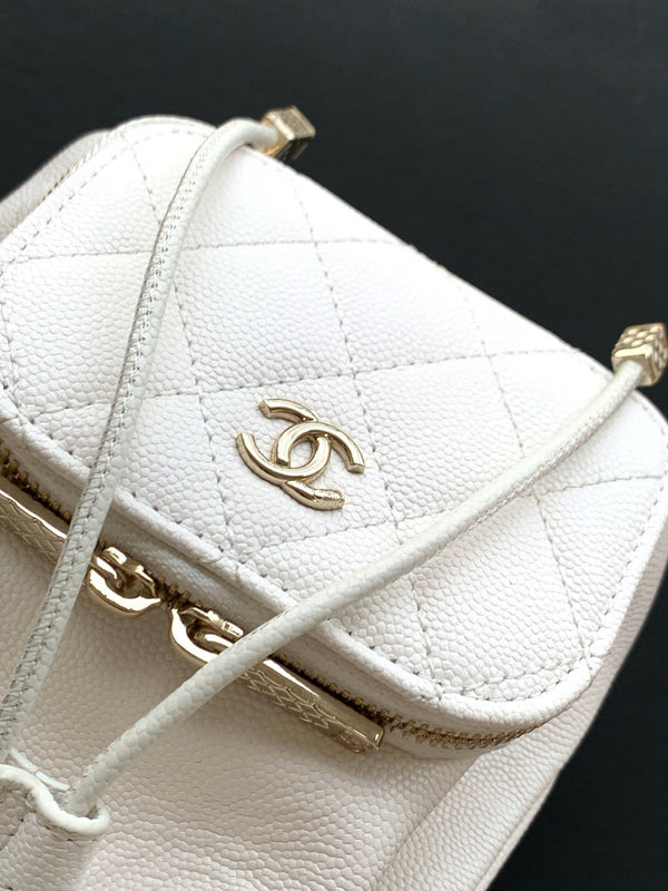 CC 22B Mini Chain 12.5cm Buckle Bag White Calfskin