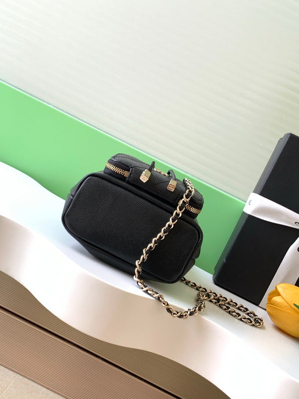 CC 22B Mini Chain 12.5cm Buckle Bag Black Calfskin