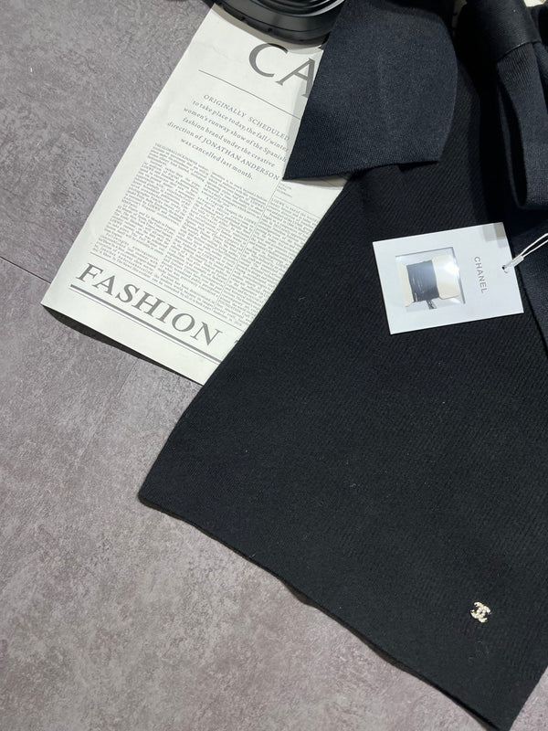 CC 25K Bow Series Off-Shoulder Top Black Wool