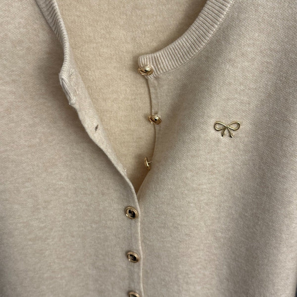 CC Bow Single-Breasted Round Neck Long-Sleeved Knit Cardigan