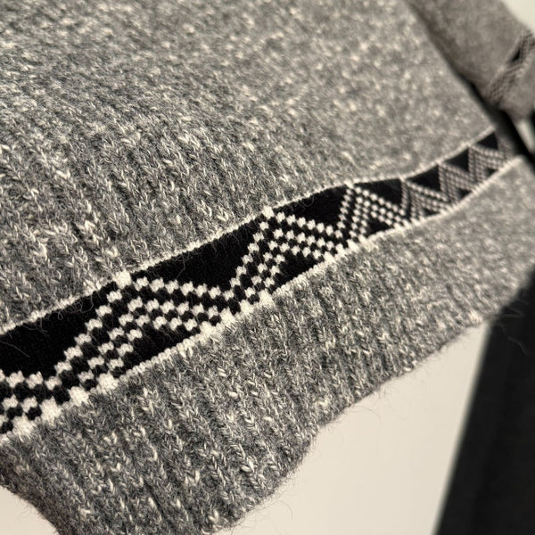 CC Single-breasted V-neck Long-sleeved Knitted Cardigan