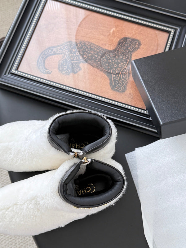 CC 25K White Furry Ankle Boots 507929