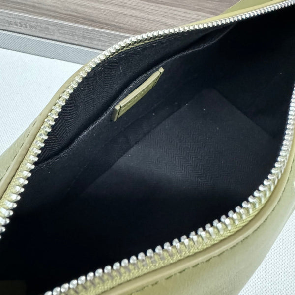 Sac à main Loewe Puzzle Fold 22cm en veau brillant vert olive 274165