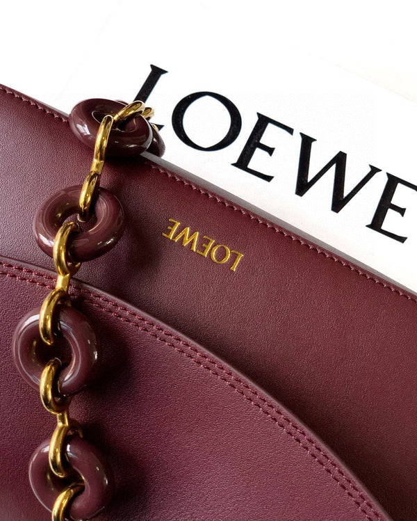 Sac à main Loewe Ola Medium 26 cm en cuir de veau bordeaux argenté 274222