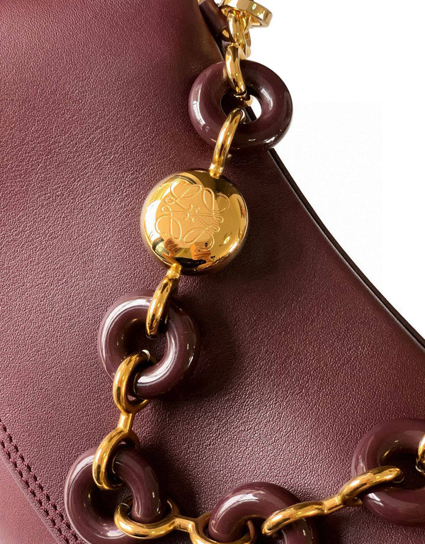 Sac à main Loewe Ola Medium 26 cm en cuir de veau bordeaux argenté 274222