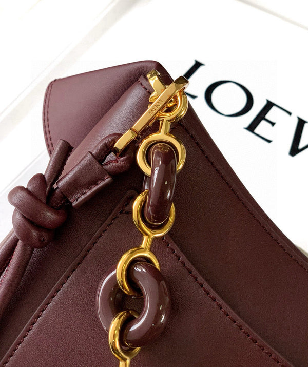 Sac à main Loewe Ola Medium 26 cm en cuir de veau bordeaux argenté 274222
