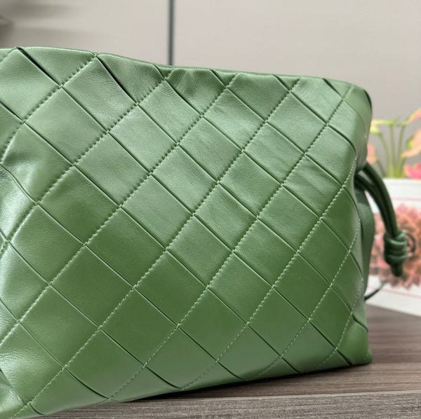 Pochette Loewe Flamenco en agneau brillant vert 274263
