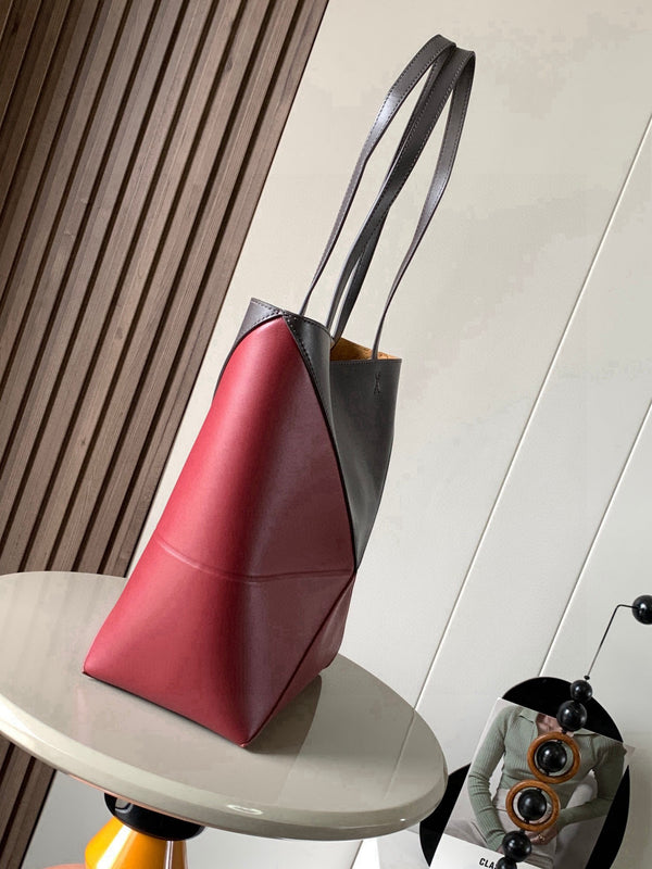 LOE 31 Sac cabas pliable moyen en cuir de vachette brillant bordeaux mélangé chocolat 274321