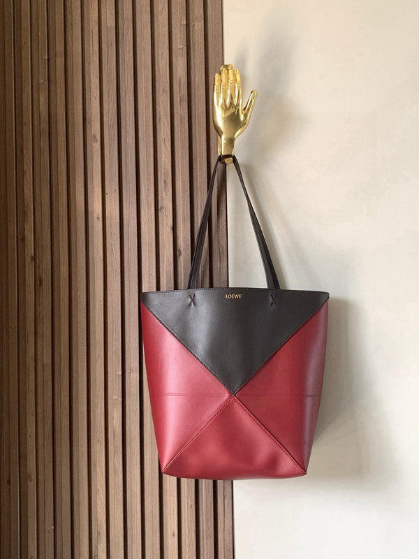 LOE 31 Sac cabas pliable moyen en cuir de vachette brillant bordeaux mélangé chocolat 274321
