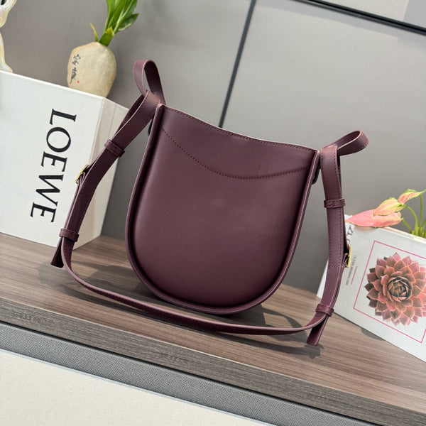 Loewe Hammock 21 Handbag in Red Calfskin 274146
