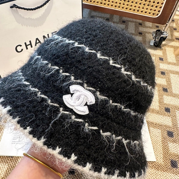 Chanel Nouveau Chapeau Bob en Maille Mélange de Laine Automne/Hiver Noir 960028
