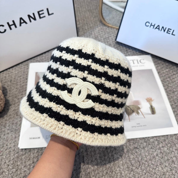 Chanel Simple Nouveau Tricot Laine Blanc Noir de Pêcheur 960051