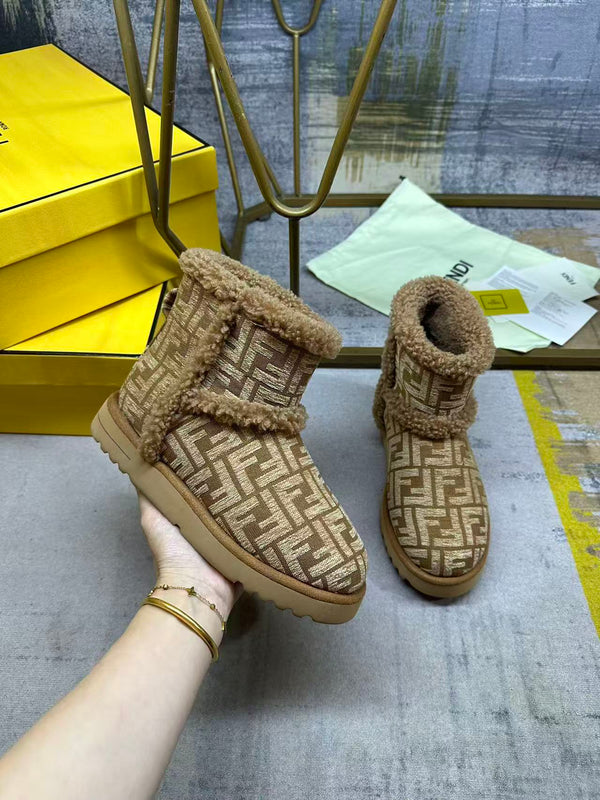 Fendi Laster Hot-Selling Snow Boots Brown Suede 575435