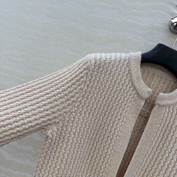 Cardigan en laine beige Chanel 26c, avec boucle en strass 333717
