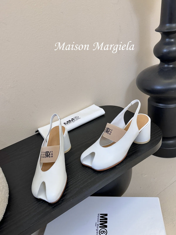 Maison Margiela Peep-Toe Tabi Chunky Heel Slingback en cuir d'agneau blanc 580438